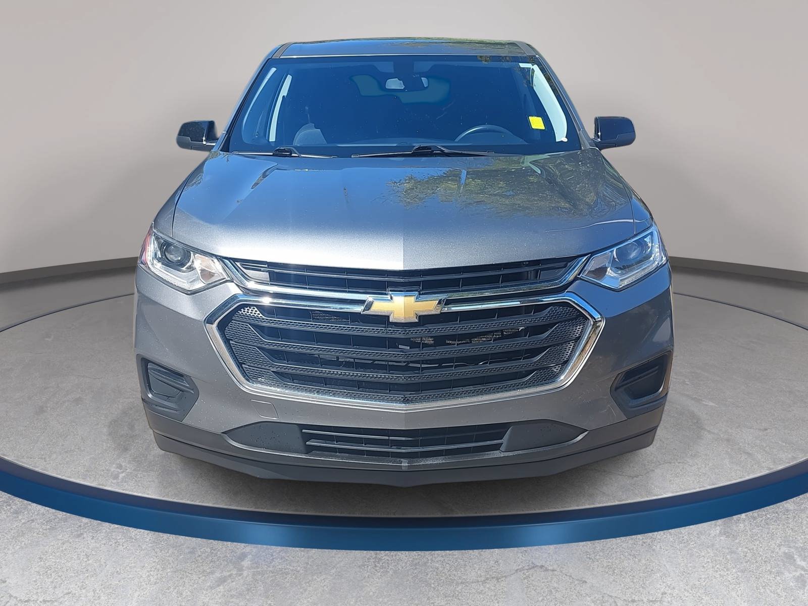 Used 2021 Chevrolet Traverse LS FWD image 2