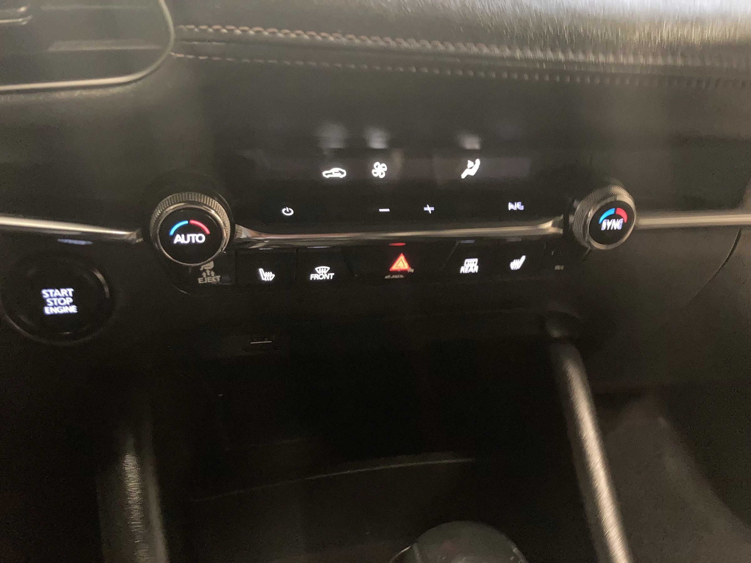 Used 2019 MAZDA MAZDA3 Hatchback w/ Premium Package FWD image 29