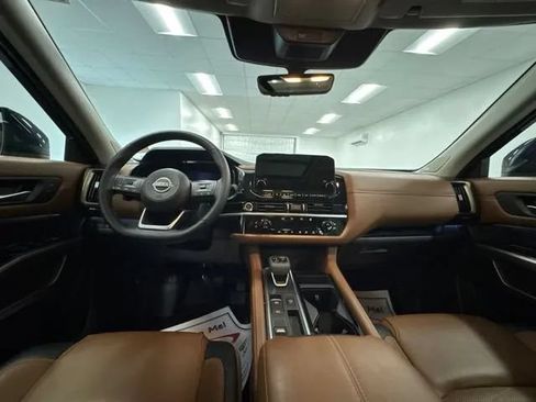 Used 2024 Nissan Pathfinder Platinum w/ Cargo Package FWD image 14
