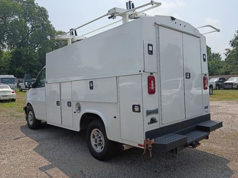 Used 2022 GMC Savana 3500 w/ Power Convenience Package RWD image 7
