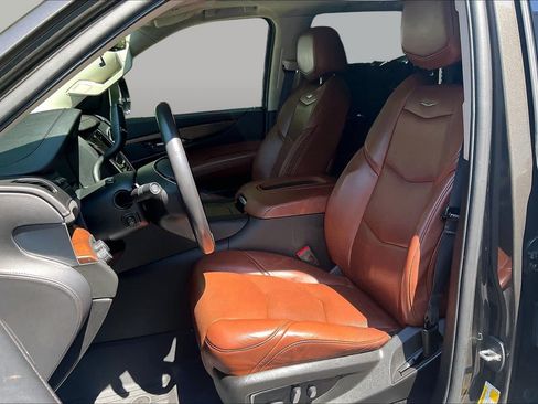 Used 2020 Cadillac Escalade Premium Luxury AWD/4WD image 7