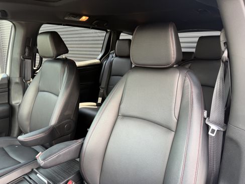 Used 2023 Honda Odyssey Sport image 12