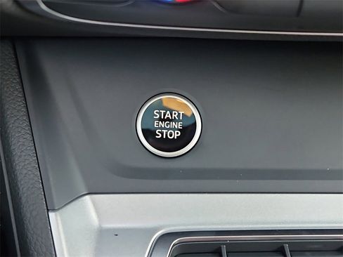 New 2025 Audi Q3 2.0T Premium image 16