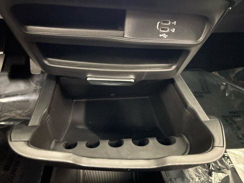 New 2026 Chrysler Voyager LX image 40