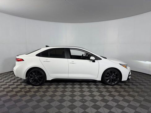 Used 2025 Toyota Corolla SE w/ Convenience Package image 7