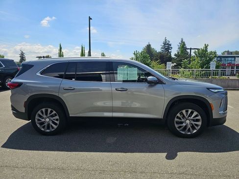 Used 2025 Buick Enclave Preferred w/ Power Package AWD/4WD image 42