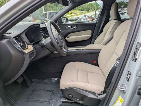 Used 2026 Volvo XC60 B5 Plus w/ Protection Package Premier AWD/4WD image 21