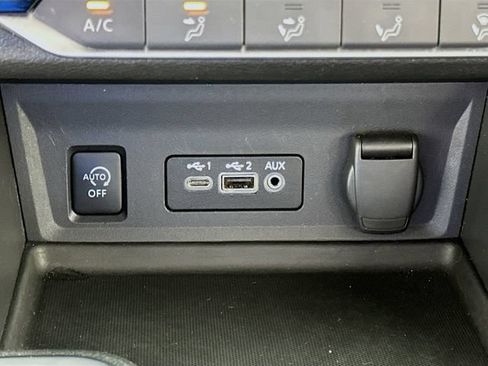 Used 2024 Nissan Sentra SV FWD image 18
