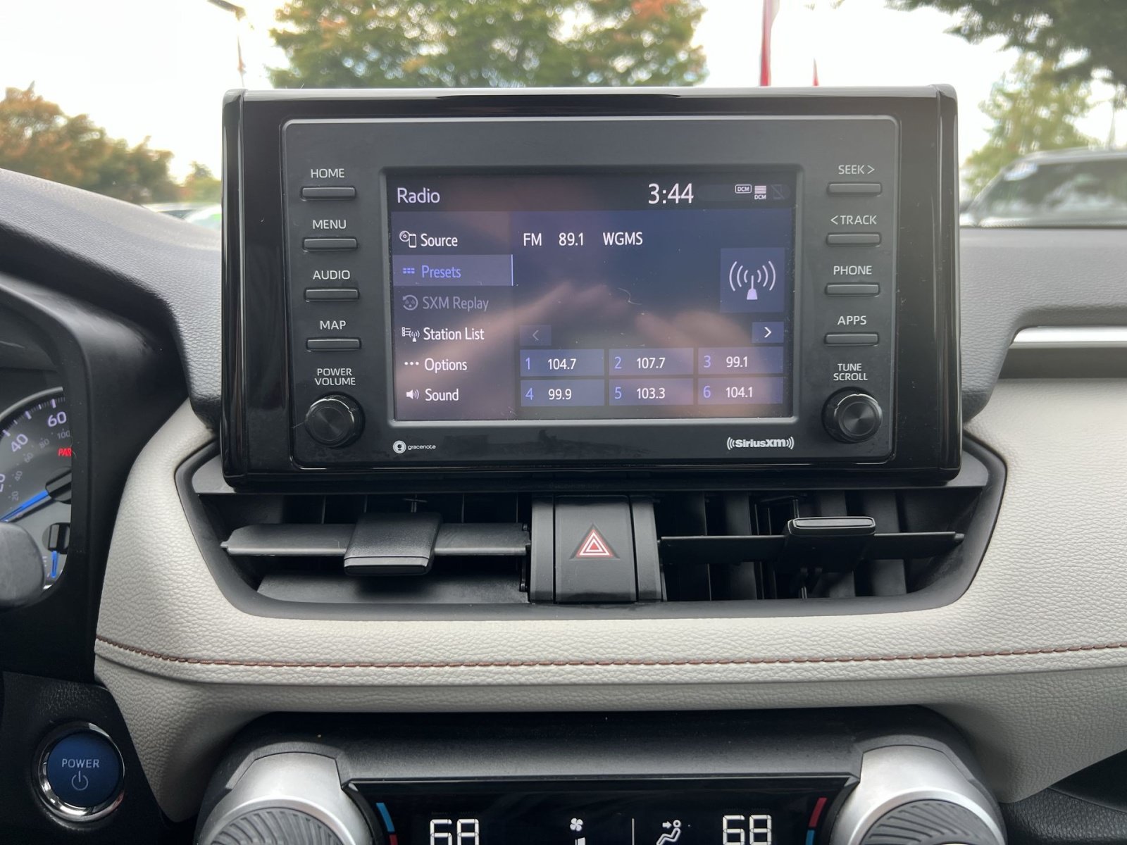 Used 2021 Toyota RAV4 XLE AWD/4WD image 18