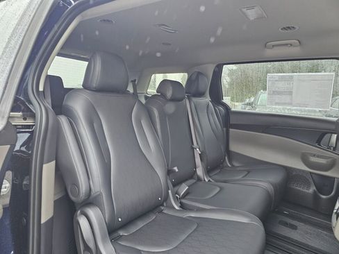 New 2026 Kia Carnival LXS image 28