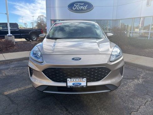 Certified 2020 Ford Escape SE image 2