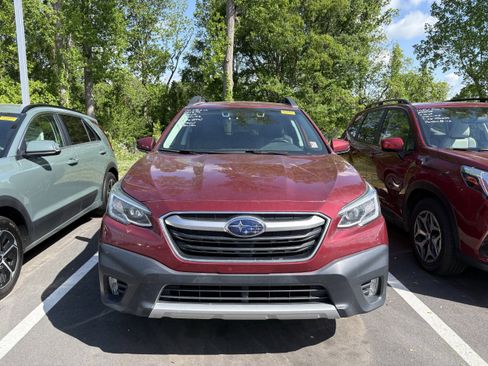 Used 2020 Subaru Outback Limited AWD/4WD image 2