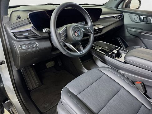 Used 2025 Buick Enclave Preferred image 7