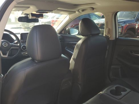 Used 2021 Nissan Sentra SR w/ SR Premium Package image 11