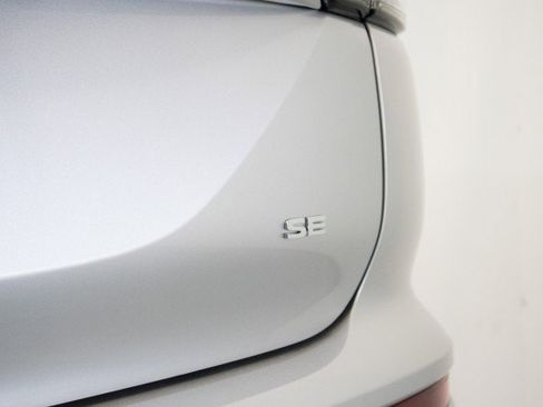 New 2025 Mitsubishi Outlander SE image 5