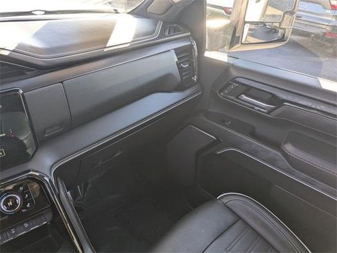 Used 2024 GMC Sierra 2500 AT4X w/ AT4X AEV Edition image 17