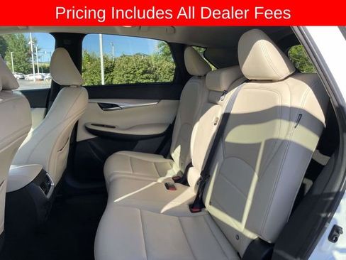 Used 2021 INFINITI QX50 Luxe FWD image 17