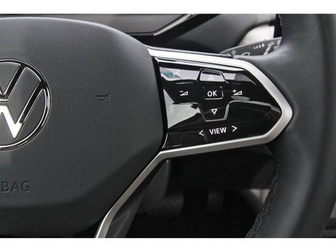 Used 2023 Volkswagen ID.4 Pro AWD/4WD image 19