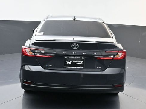 Used 2025 Toyota Camry LE image 4