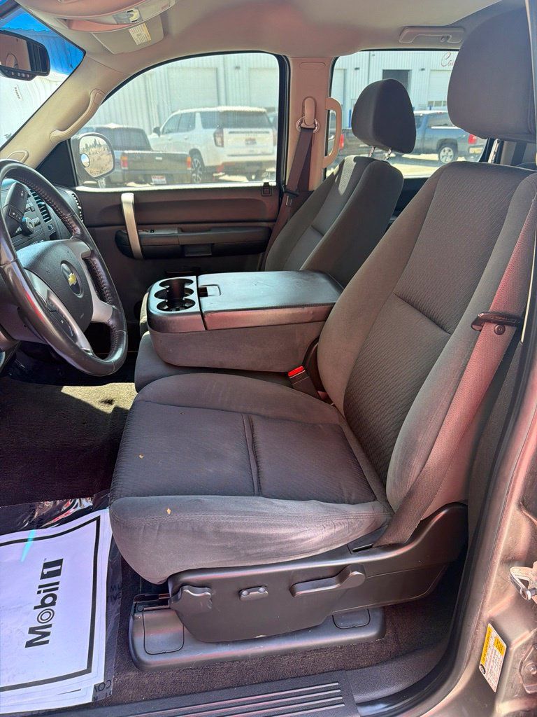 Used 2009 Chevrolet Silverado 1500 LT w/ Power Pack Plus AWD/4WD image 27