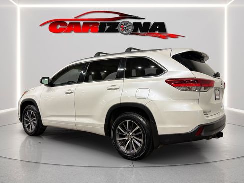 Used 2017 Toyota Highlander XLE image 5