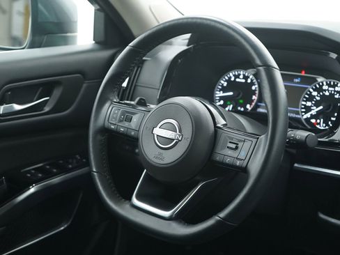 Used 2023 Nissan Pathfinder SL w/ SL Premium Package image 14