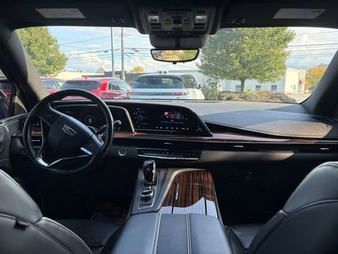Used 2022 Cadillac Escalade ESV Premium Luxury AWD/4WD image 23