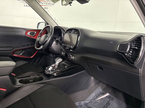 Used 2025 Kia Soul GT-Line w/ GT-Line Technology Package image 31
