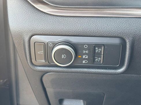 Used 2023 Ford Explorer Limited image 19