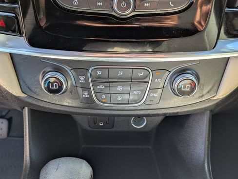 Used 2023 Chevrolet Traverse LS FWD image 20