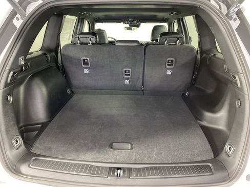 New 2025 Jeep Grand Cherokee Altitude image 31