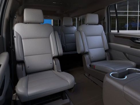 New 2026 Chevrolet Suburban LT w/ Comfort Package image 17