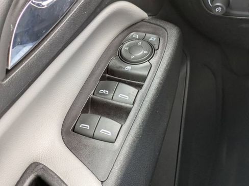 Used 2020 Chevrolet Equinox LS image 21