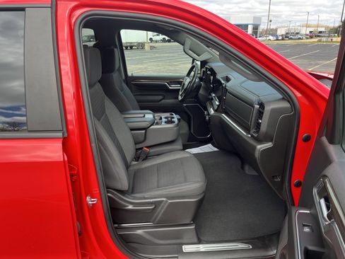 Used 2022 Chevrolet Silverado 1500 LT AWD/4WD image 17