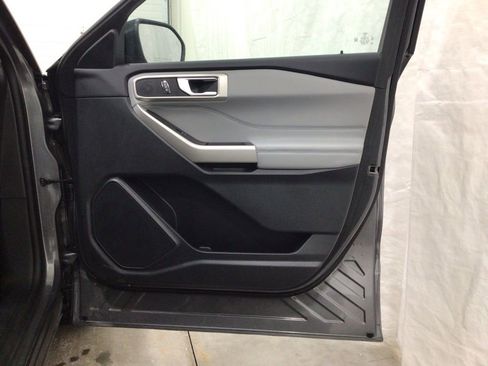 Used 2023 Ford Explorer XLT w/ Equipment Group 202A image 31