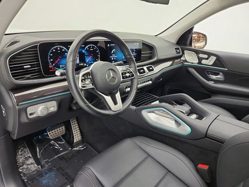 Used 2023 Mercedes-Benz GLS 450 4MATIC image 12