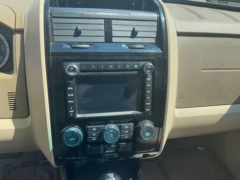 Used 2012 Ford Escape Limited AWD/4WD image 17