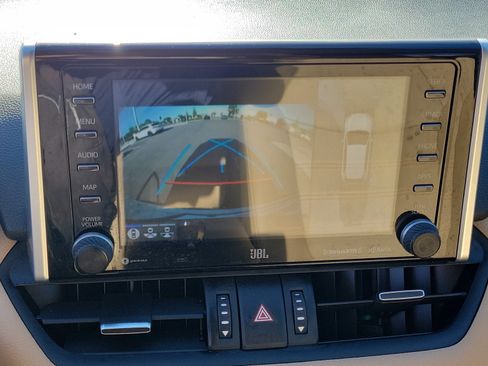 Used 2019 Toyota RAV4 Limited w/ Advanced Technology Package FWD image 24