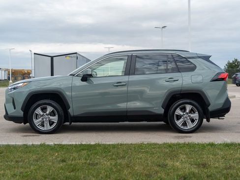 Used 2022 Toyota RAV4 XLE image 4