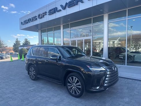 Used 2025 Lexus LX 600 4WD w/ Luxury Package image 4