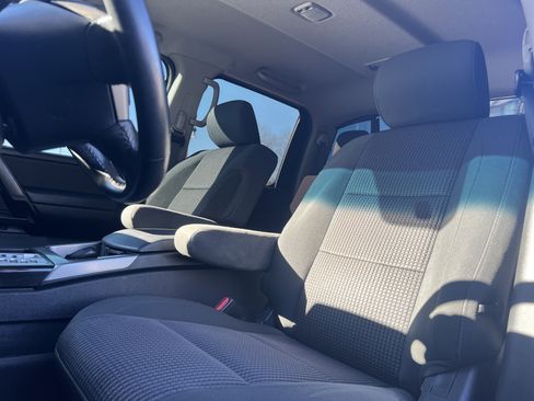 Used 2013 Nissan Titan SV w/ SV Value Truck Pkg image 3