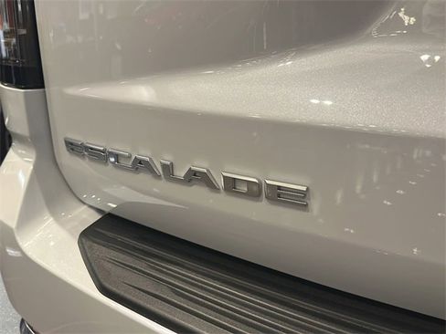New 2026 Cadillac Escalade ESV Luxury w/ LPO, Radiant Package image 30