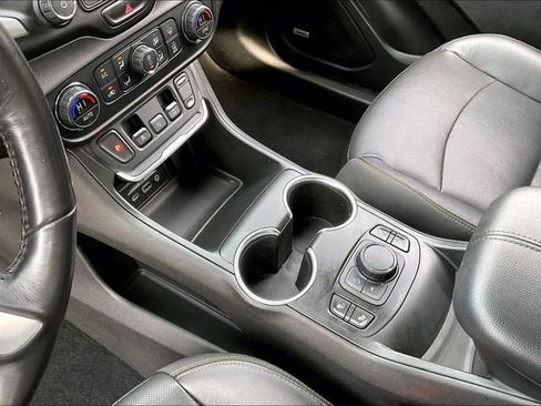 Used 2019 GMC Terrain SLT w/ Preferred Package image 13