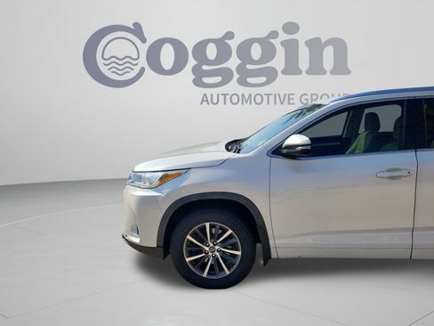 Used 2018 Toyota Highlander XLE FWD image 29
