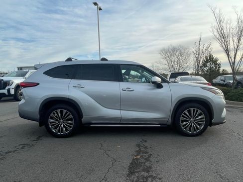 Used 2021 Toyota Highlander Platinum image 9