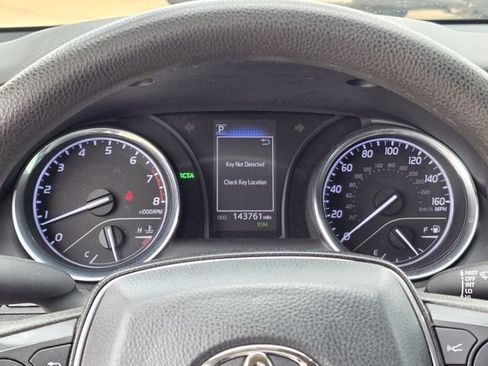 Used 2020 Toyota Camry LE w/ Convenience Package image 8