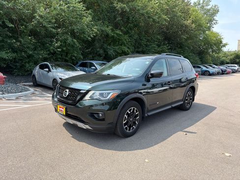 Used 2019 Nissan Pathfinder SL AWD/4WD image 4