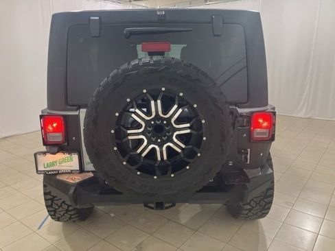 Used 2018 Jeep Wrangler Unlimited Sport S image 4