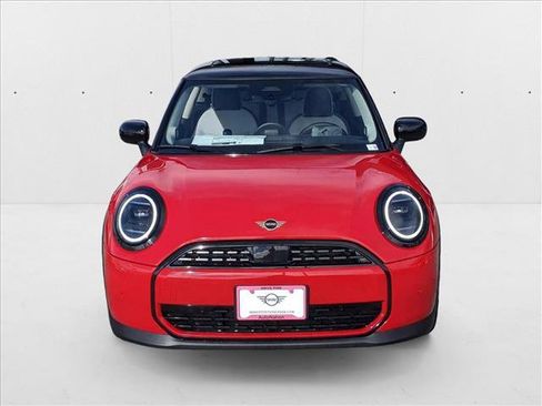 Used 2025 MINI Cooper 2-Door Hardtop image 6