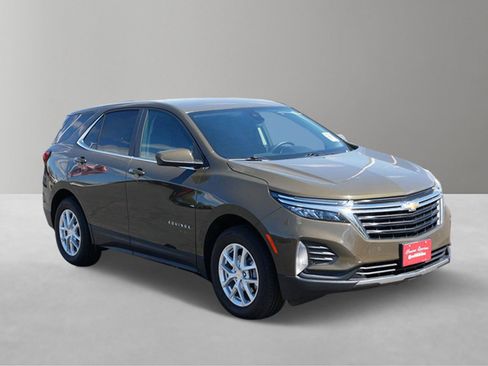 Used 2024 Chevrolet Equinox LT AWD/4WD image 2